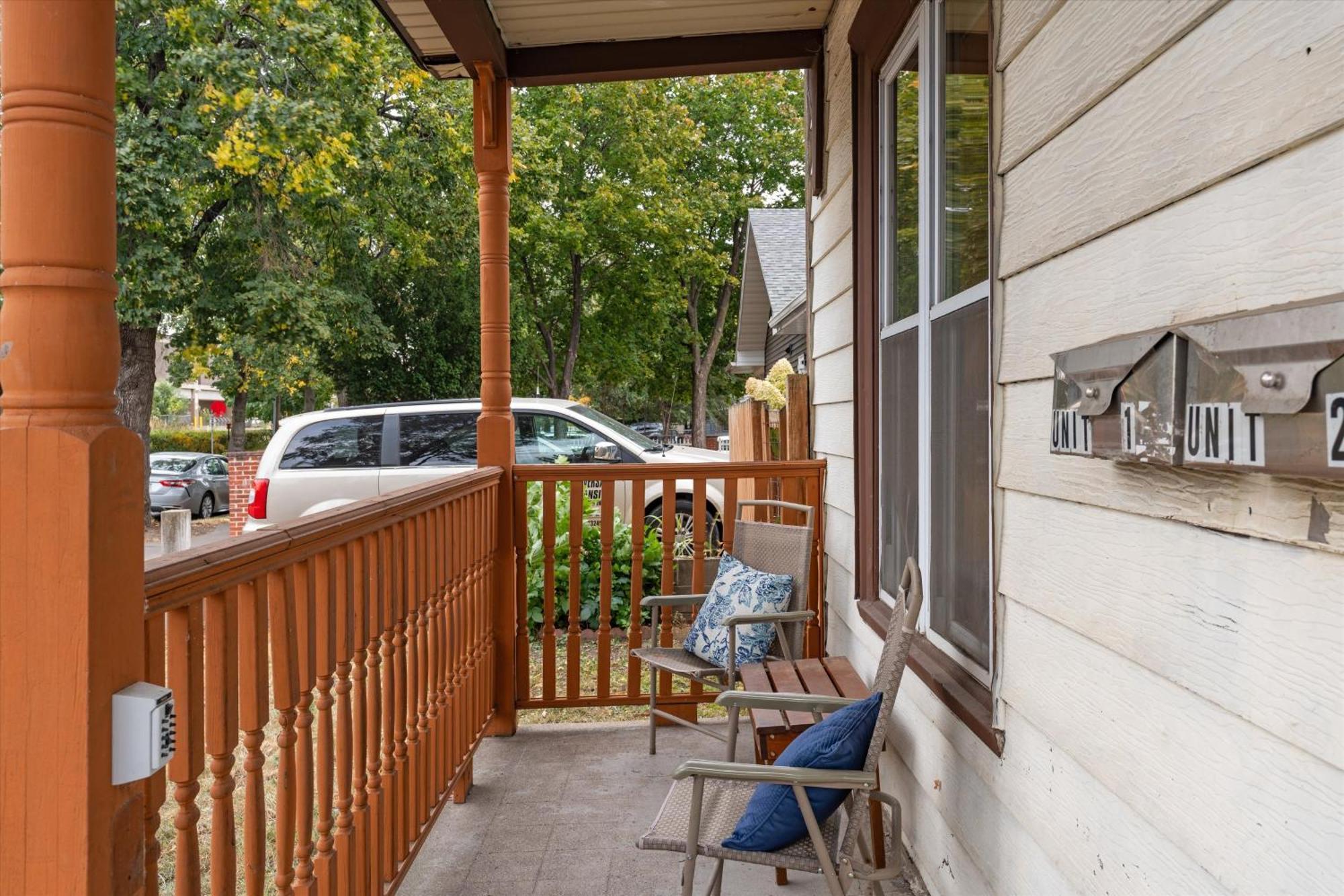 Dahlia - In Quiet Corcoran Neighborhood With Easy Access To Downtown Apartment *