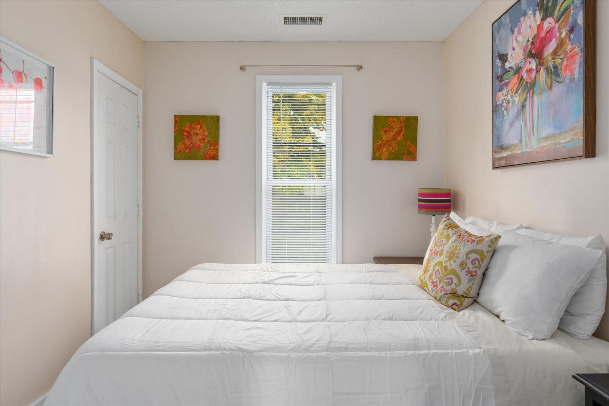 Dahlia - In Quiet Corcoran Neighborhood With Easy Access To Downtown *